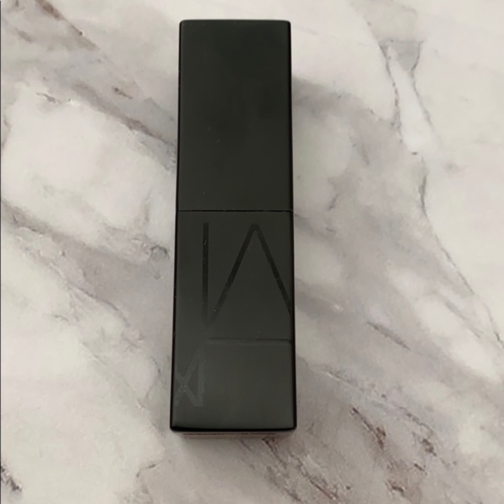 Nars Audacious lipstick in Mona